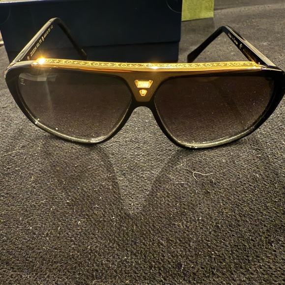 Louis Vuitton Evidence Sunglasses with box and receipt - Picture 1 of 5